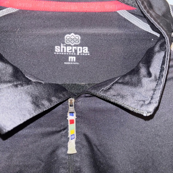 Sherpa Polartec Black Long Sleeve Athletic Top - Picture 2 of 5